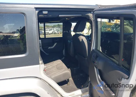 2015 Jeep Wrangler Unlimited Sahara z USA, uszkodzony, nr VIN 1C4HJWEG5FL776866